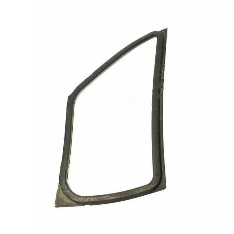 Уплотнитель стекла двери (неподвижного) правый на Газель Некст